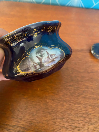 Encrier époque XIXème, en porcelaine blanche. Paris. Antiquités de France