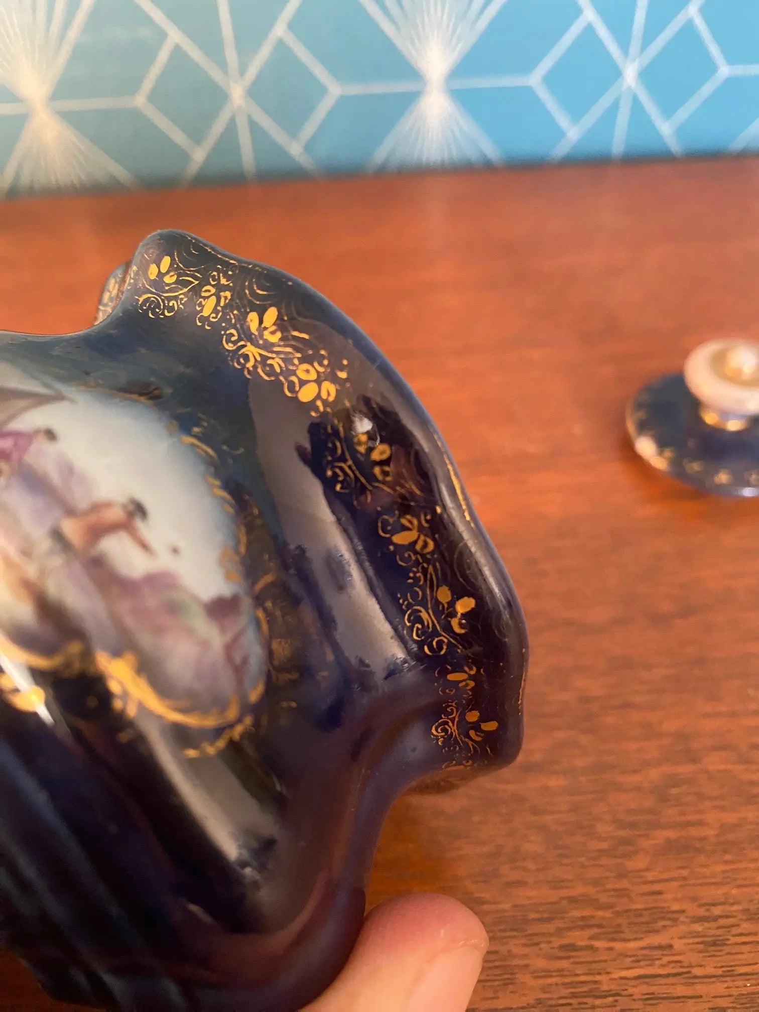 Encrier époque XIXème, en porcelaine blanche. Paris. Antiquités de France