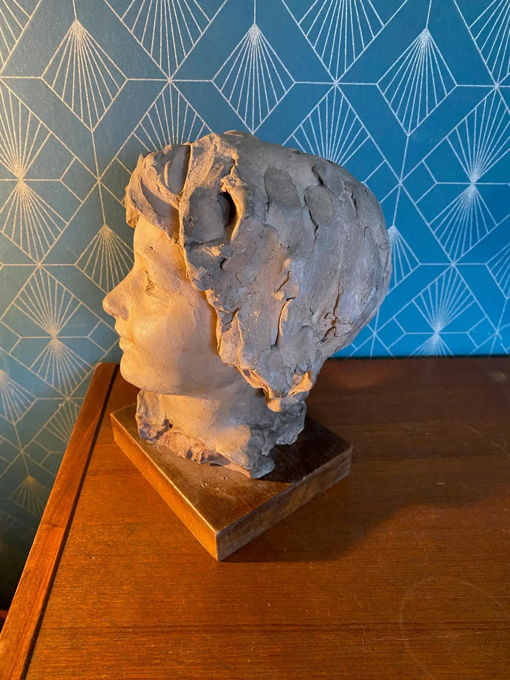 Buste en terre cuite XIXème. Etude d'un visage d'enfant attribué à Carpeaux. Antiquités de France