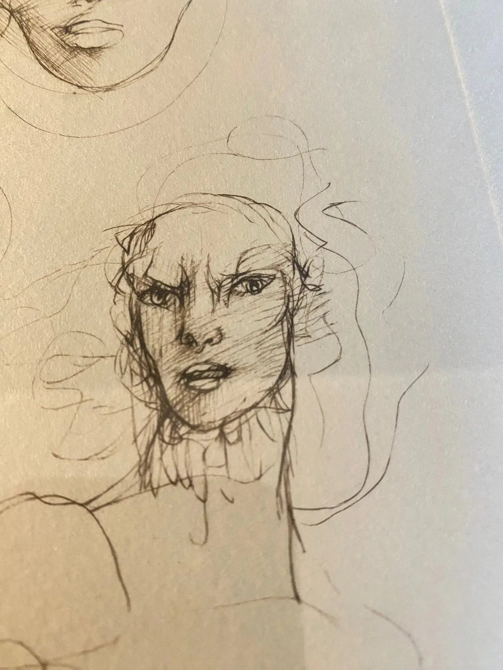 Lithographie Léonor Fini – "Visages", signée 71/280, superbe cadre doré-{{shop name}}