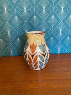 Vase ancien signé Malarmey, décors cloisonné de tulipes bleues et ocres. 1950 Antiquités de France