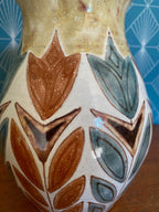 Vase ancien signé Malarmey, décors cloisonné de tulipes bleues et ocres. 1950 Antiquités de France