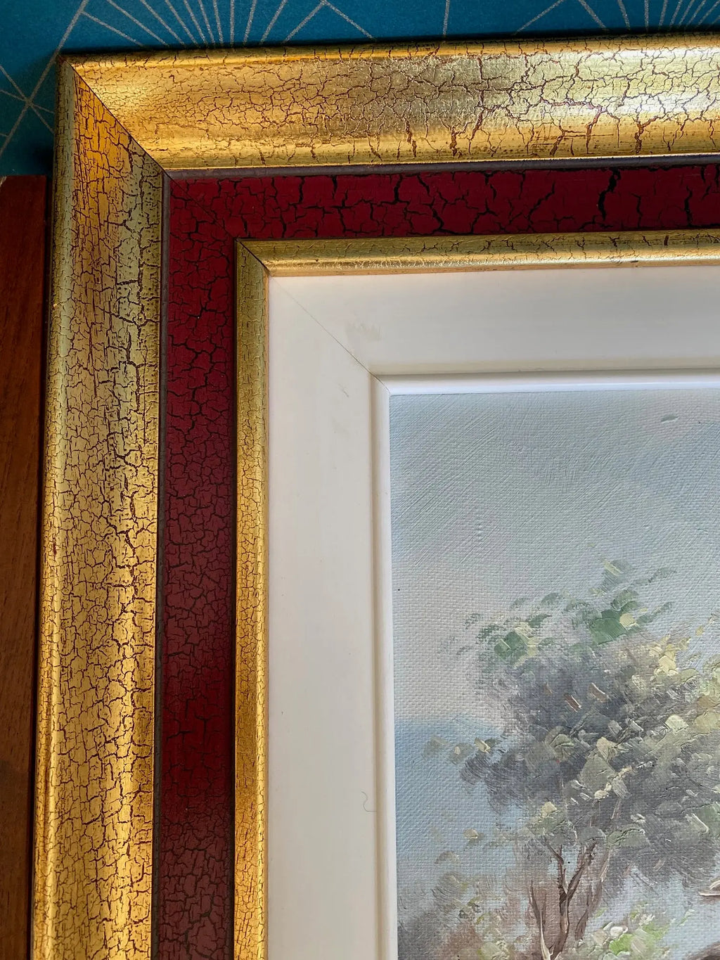 Huile sur toile marine, au décors d'un lac ,tableau signé, thème de bateaux et d'une cabane. Antiquités de France