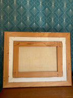 Huile sur toile marine, au décors d'un lac ,tableau signé, thème de bateaux et d'une cabane. Antiquités de France