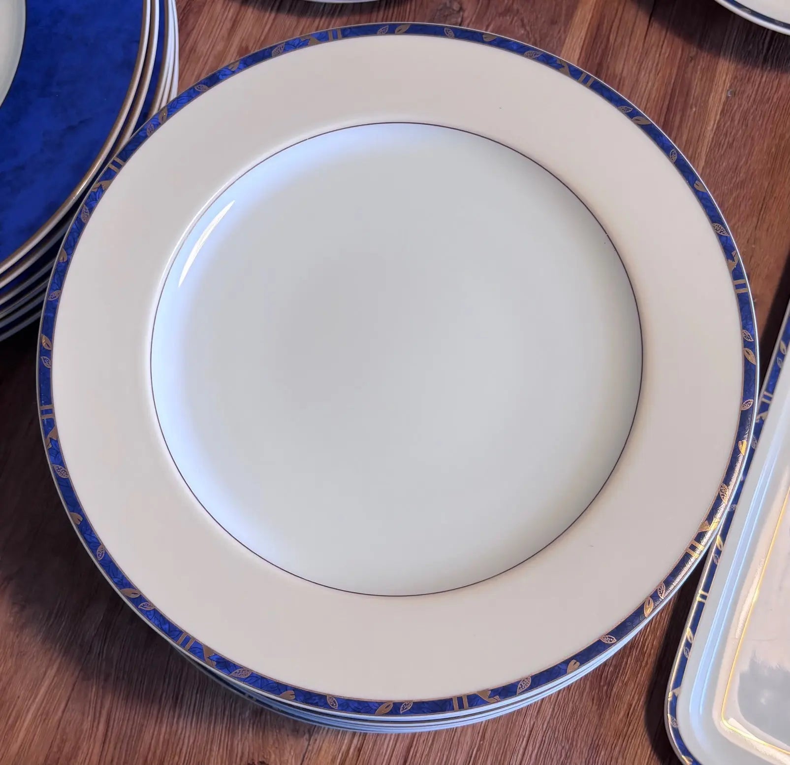 Service de table Guy Degrenne en porcelaine de Limoges complet et Jamais servi Antiquités de France