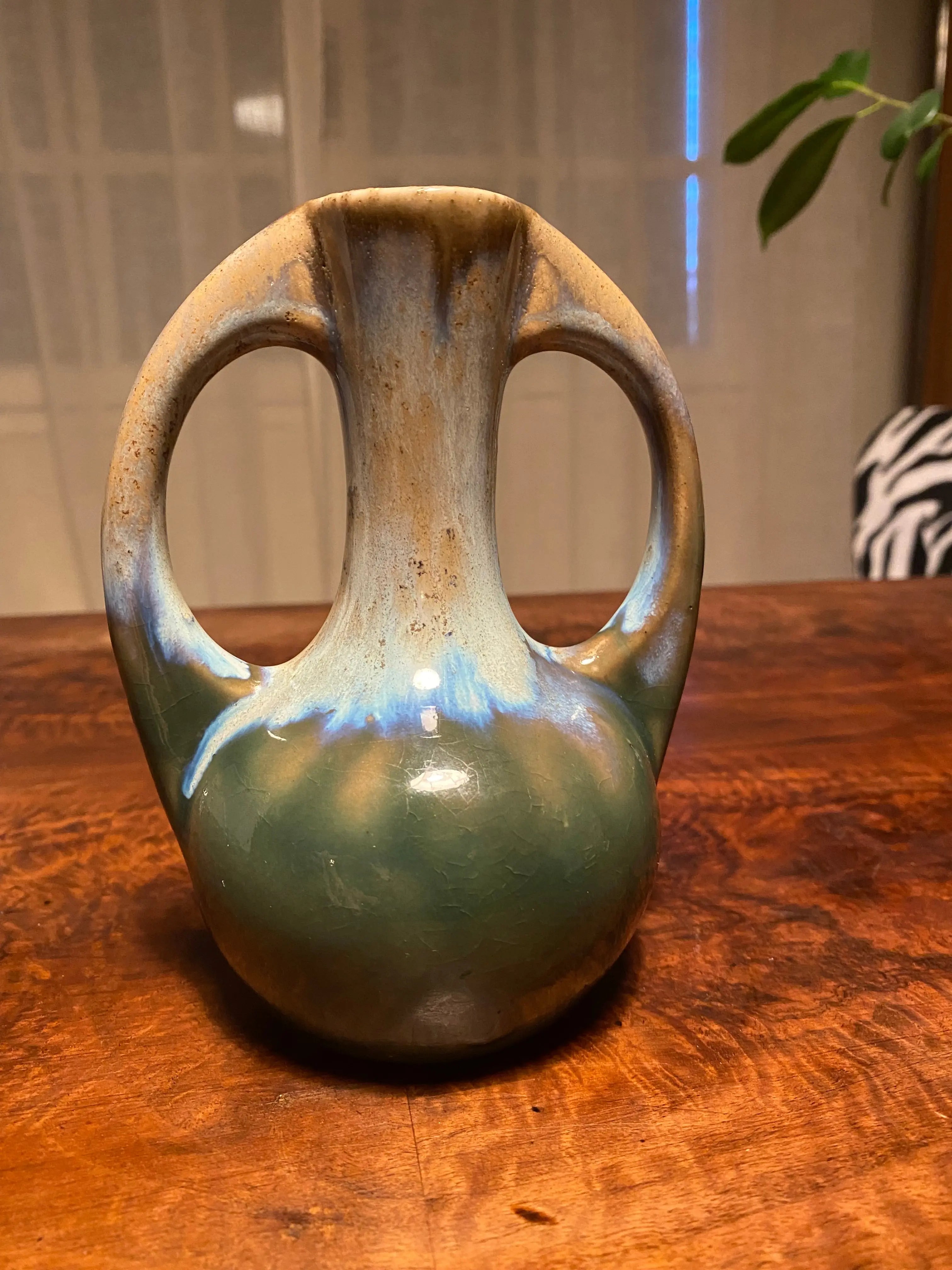 Vase vintage signé Alpho , soliflore en céramique , au décor marmoréen. Art déco.