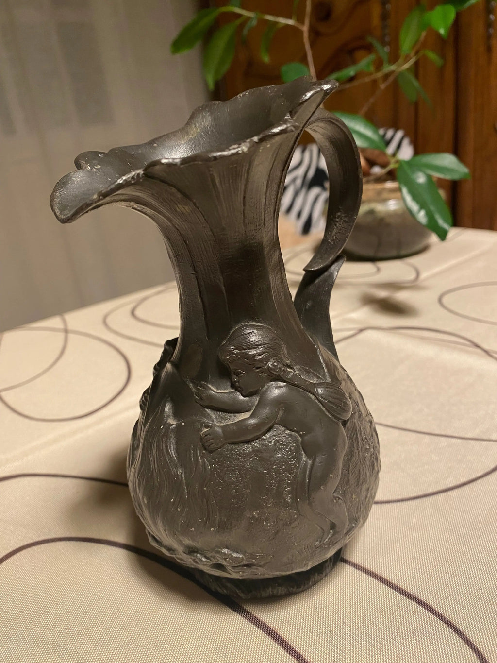 Pichet ancien signé, Charles Théodore Perron , années 1900, Pichet Art Nouveau en étain. Antiquités de France