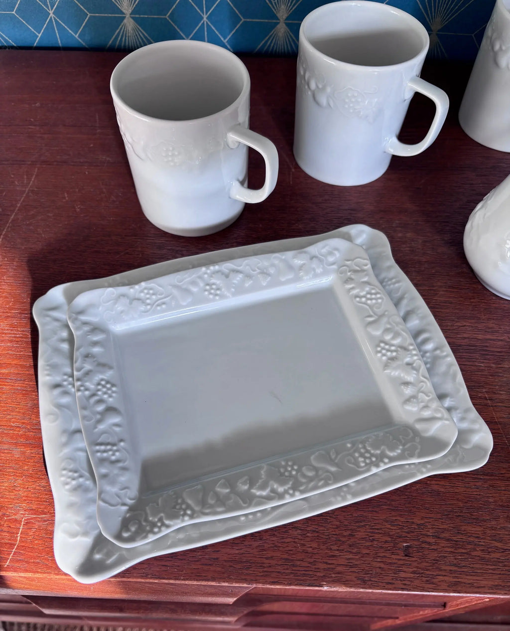 Porcelaine de Limoges par Deshoulières, modèle California en parfait état. Antiquités de France