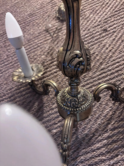Lustre style Louis XVI, XXe 3 branches décor rocailles, superbe et fonctionnel.-{{shop name}}