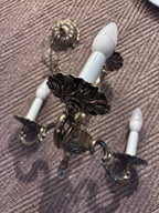 Lustre style Louis XVI, XXe 3 branches décor rocailles, superbe et fonctionnel.-{{shop name}}