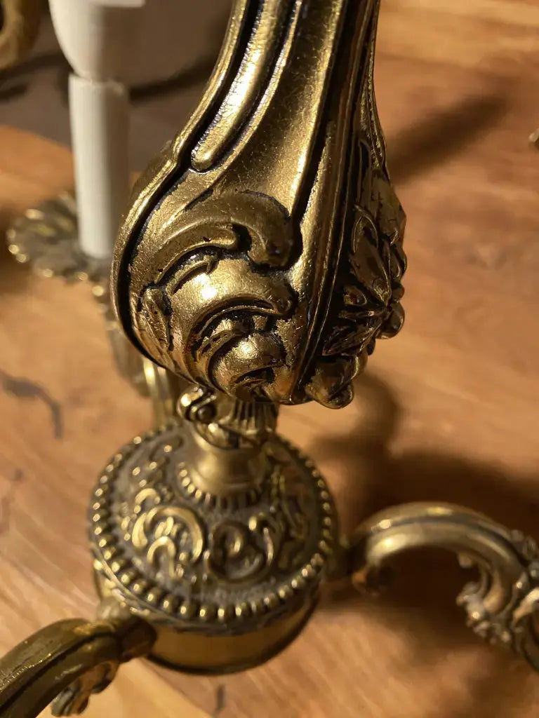 Lustre style Louis XVI, XXe 3 branches décor rocailles, superbe et fonctionnel.-{{shop name}}