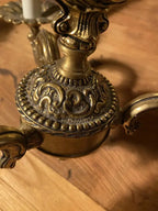 Lustre style Louis XVI, XXe 3 branches décor rocailles, superbe et fonctionnel.-{{shop name}}