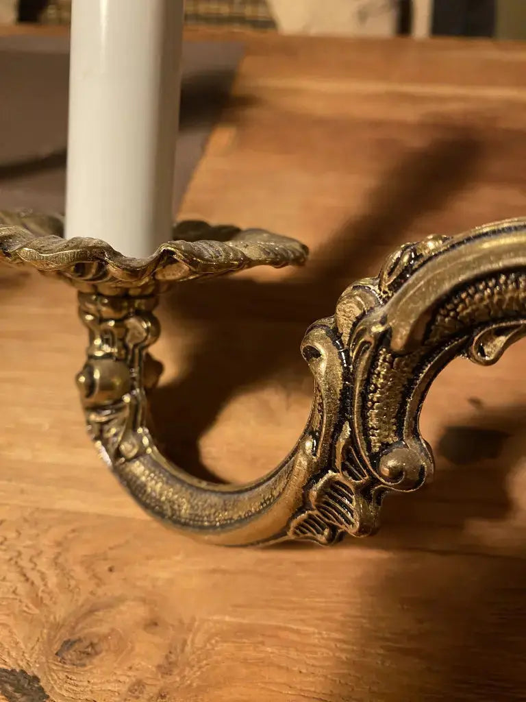 Lustre style Louis XVI, XXe 3 branches décor rocailles, superbe et fonctionnel.-{{shop name}}