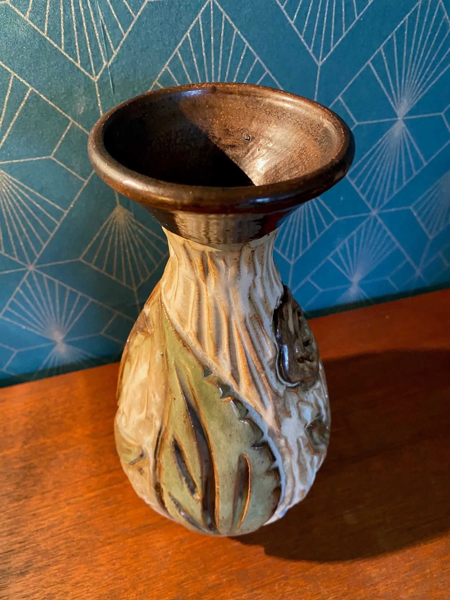 Vase ancien signé , céramique du début XXème, à Décor de fleurs. Signé LOSSON. Antiquités de France