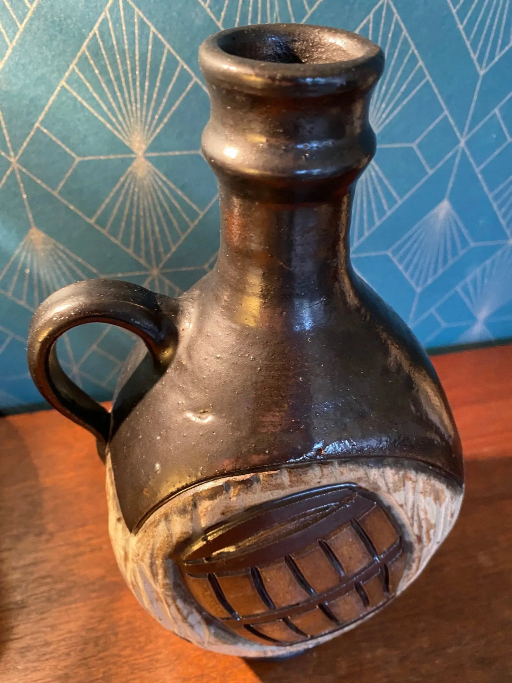 Vieux pichet en céramique du début XXe, Grès à Décor d'un tonneau, Signé LOSSON Antiquités de France