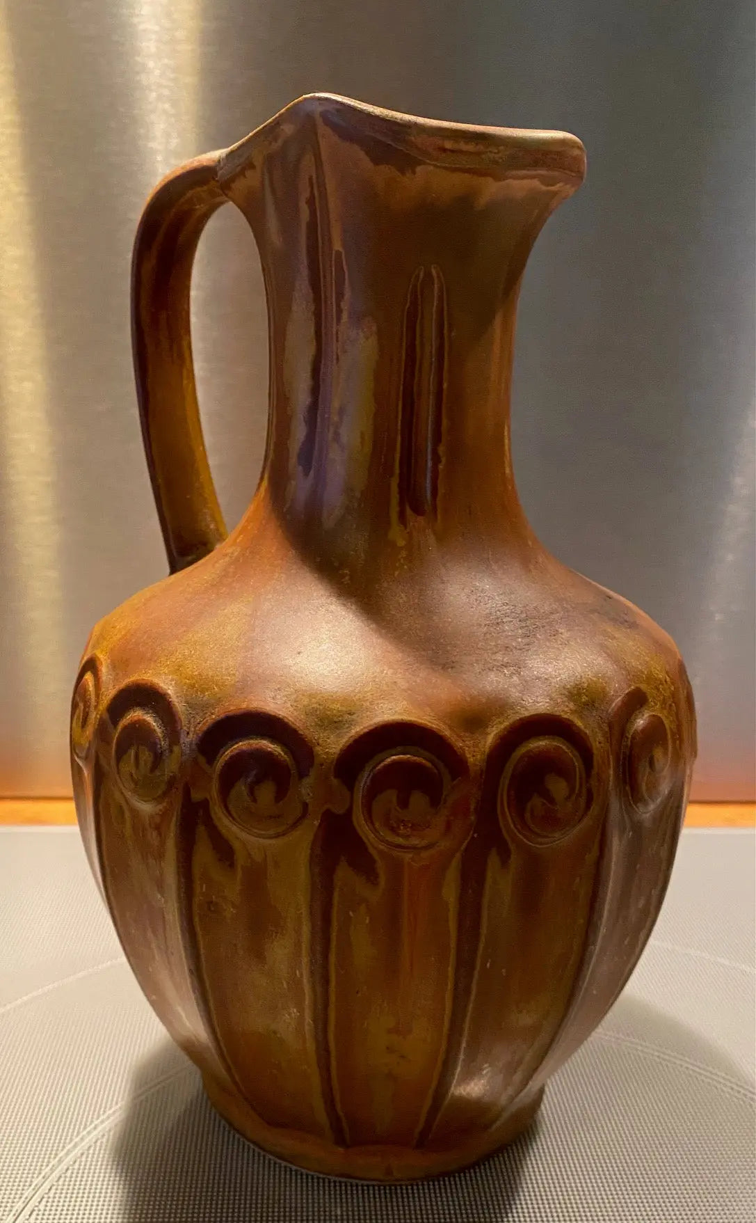 Denbac, carafe en céramique ancienne et mugs Art Nouveau , vers 1900, Décor de frises, 5 mugs Antiquités de France