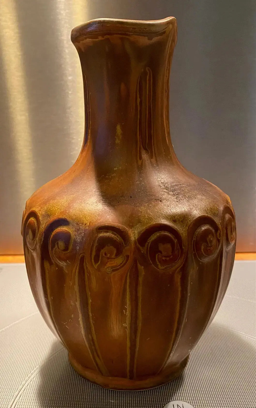 Denbac, carafe en céramique ancienne et mugs Art Nouveau , vers 1900, Décor de frises, 5 mugs Antiquités de France