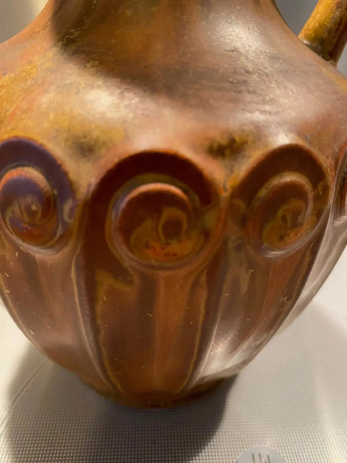 Denbac, carafe en céramique ancienne et mugs Art Nouveau , vers 1900, Décor de frises, 5 mugs Antiquités de France