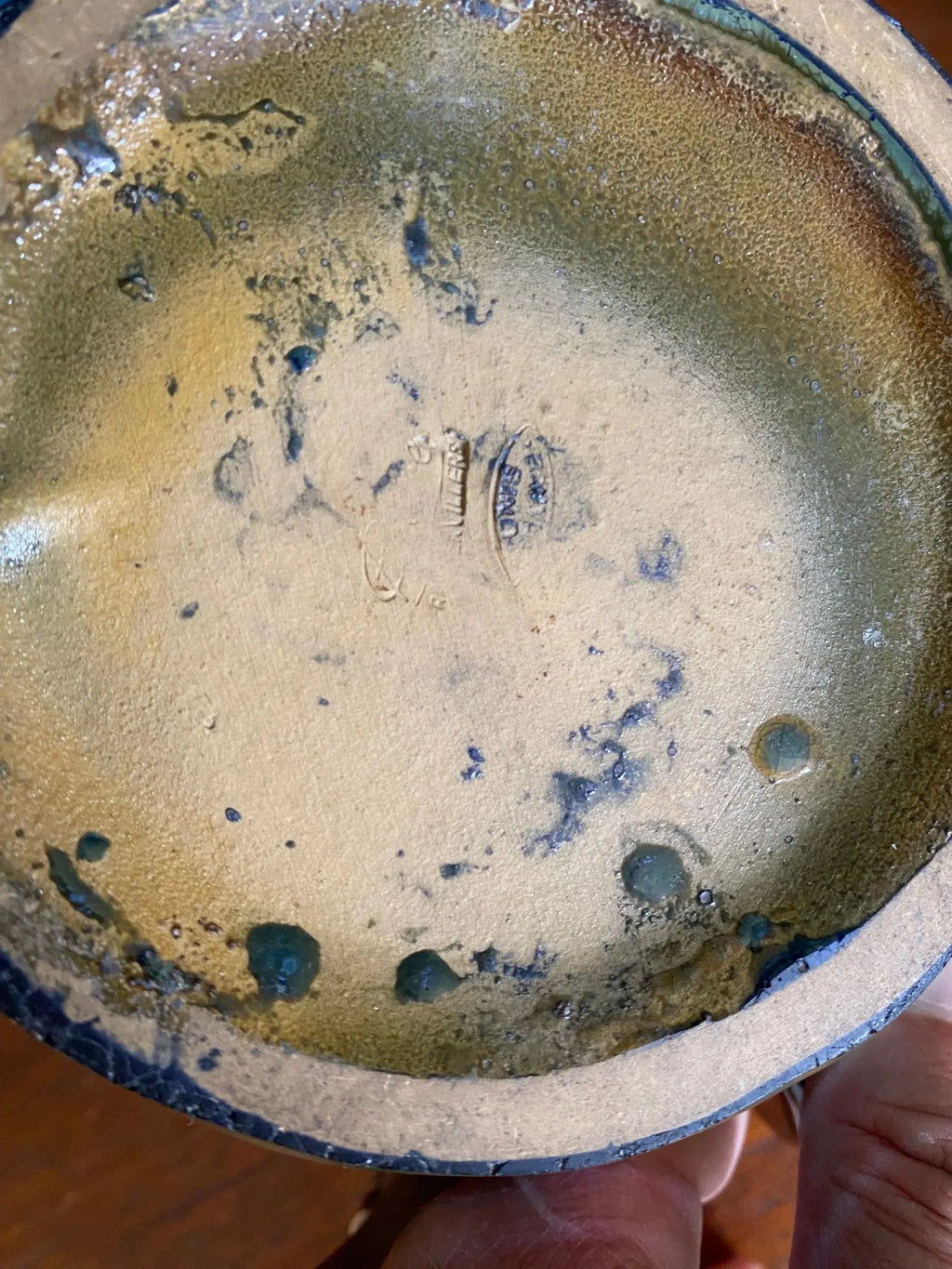 Ancien pichet d'époque art déco céramique émaillée et irisée signé RAMBERVILLERS. Antiquités de France