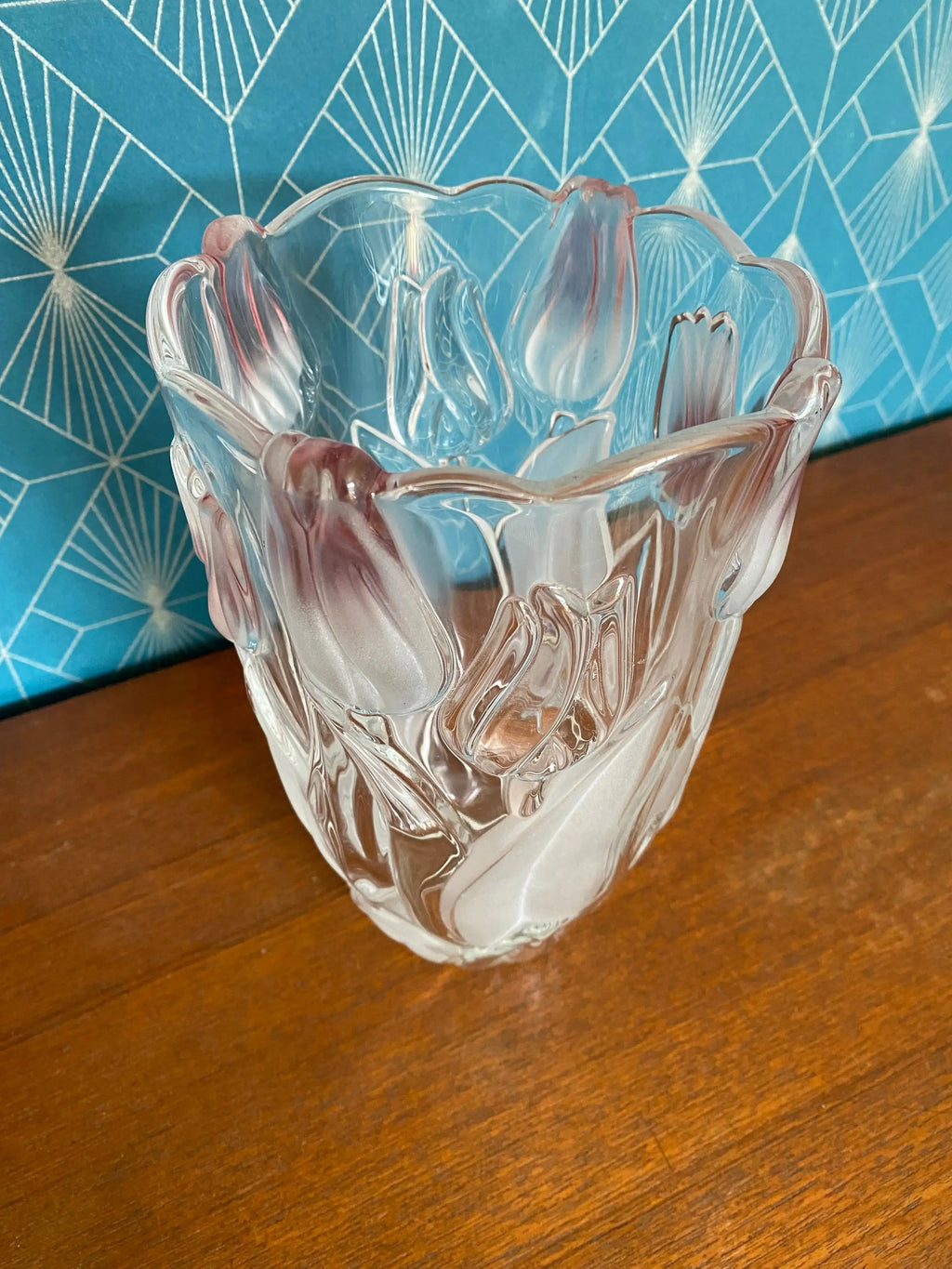 Vase Art Déco – décor tulipes parmes opalescentes, splendide, 25 cm H, excellent-{{shop name}}