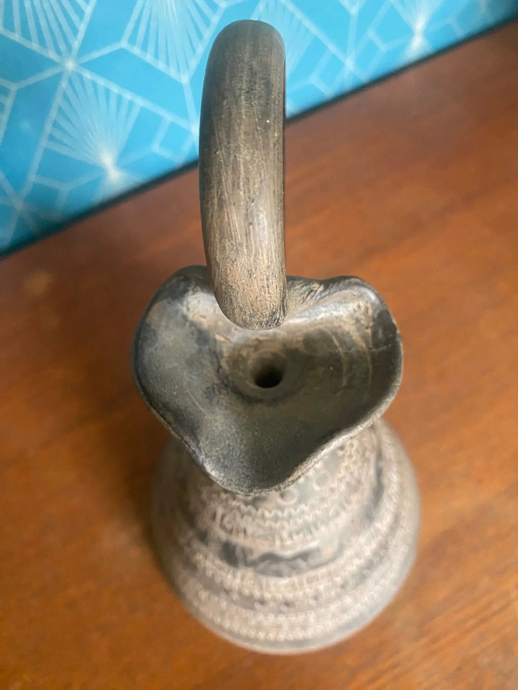 Petit pichet années 1900 – décor frises d’antilopes, conique, 24 cm H, superbe-{{shop name}}