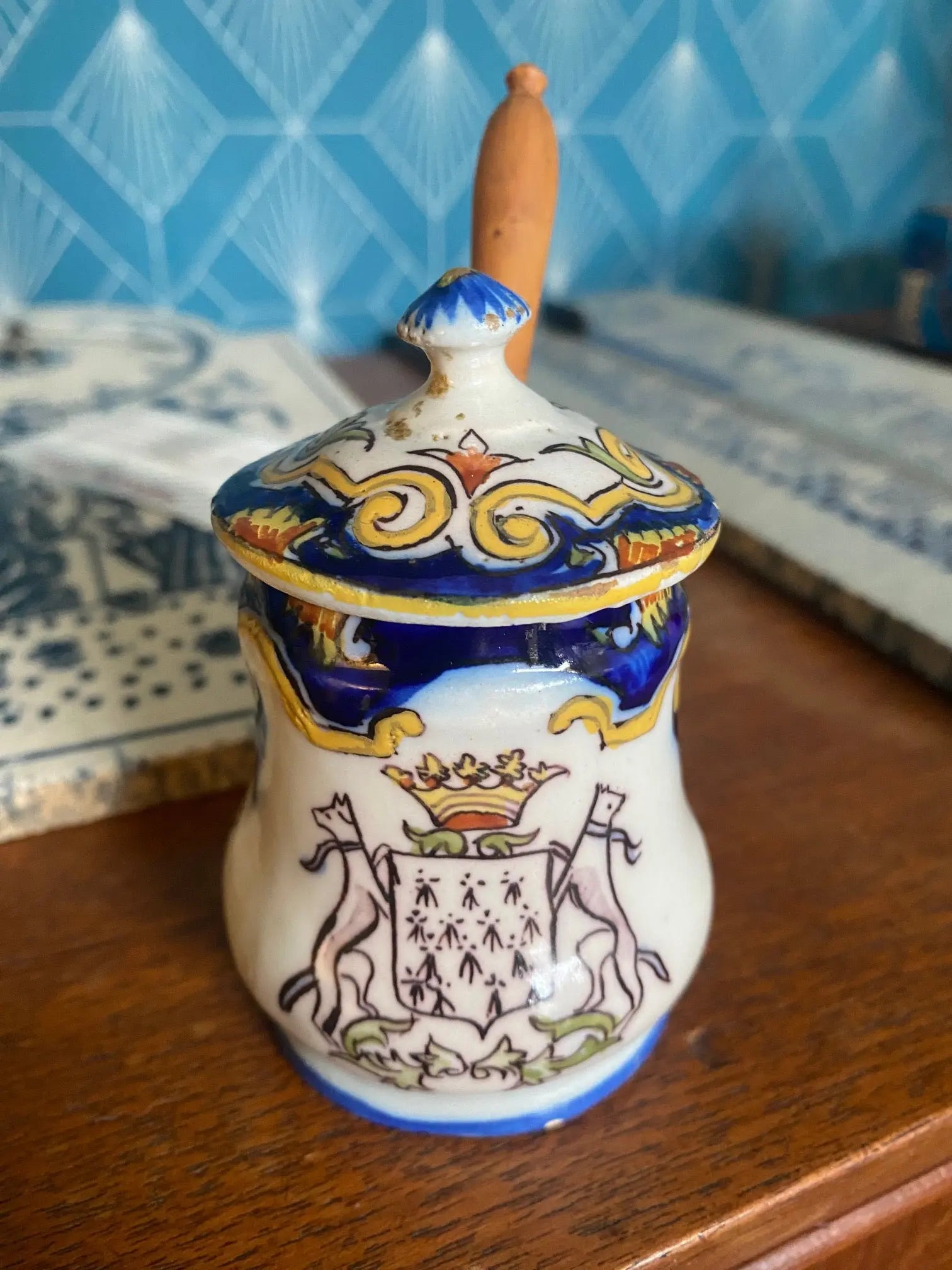 Ancienne céramique Bretonne , pot à moutarde, vernissée, atelier Batz, fin XIXème. Antiquités de France