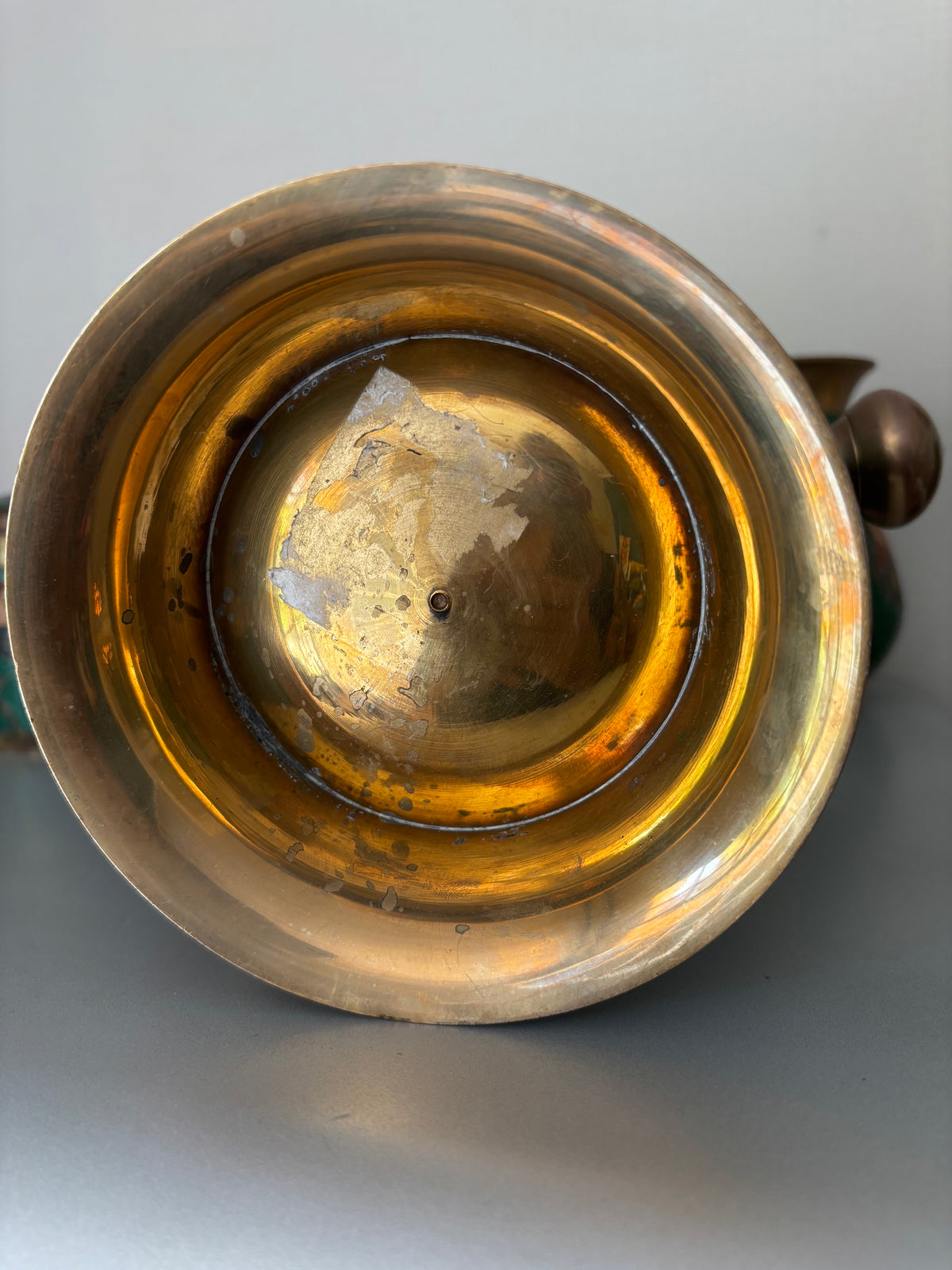 Ancien Ensemble Art Nouveau Émail Cloisonné Laiton IRIS Seau Vase Boite Couverte