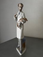 Figurine Lladro 4788 Le Vétérinaire Porcelaine Espagne Vintage de 1977. 34cm