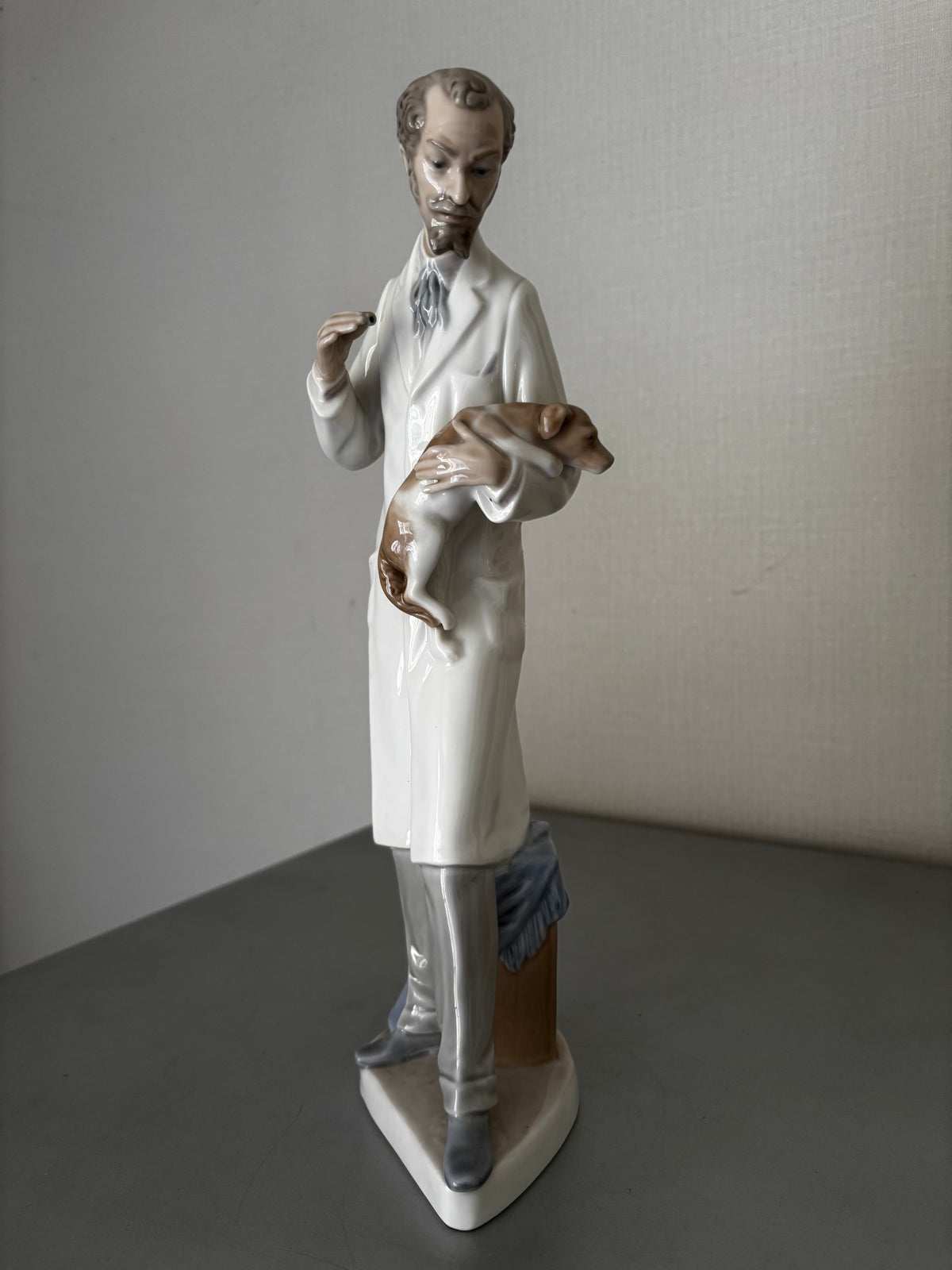 Figurine Lladro 4788 Le Vétérinaire Porcelaine Espagne Vintage de 1977. 34cm