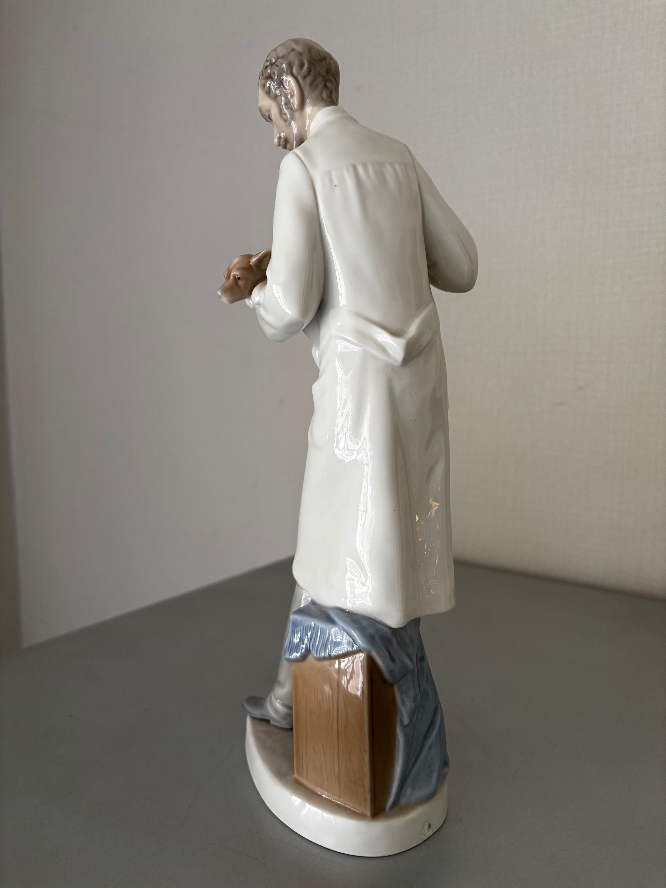 Figurine Lladro 4788 Le Vétérinaire Porcelaine Espagne Vintage de 1977. 34cm