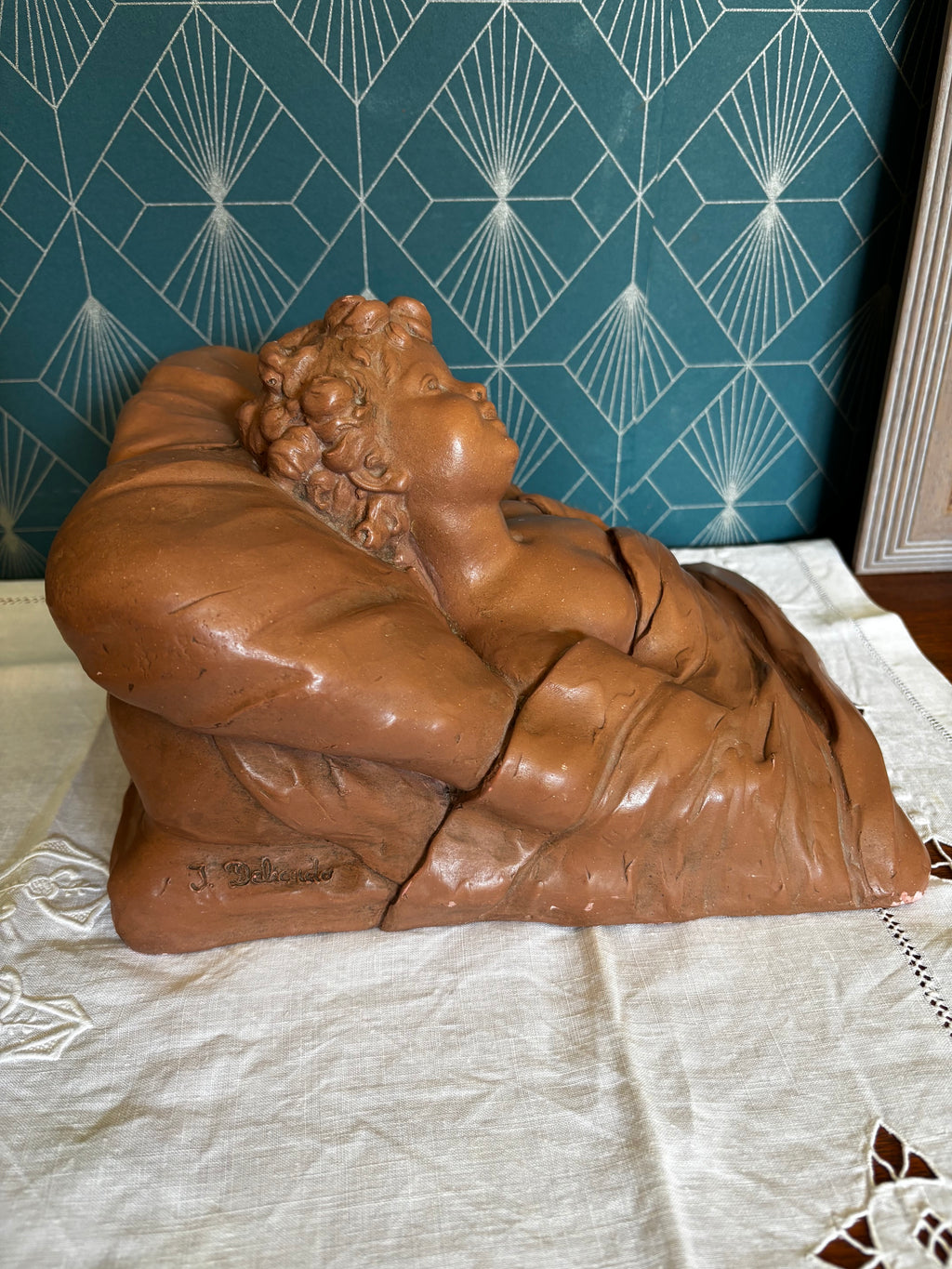 Terre Cuite signée Delicado L'Eveil. Sculpture Ancienne Statuette Enfant époque Art Nouveau
