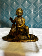 Statuette en Bronze. Jeune garçon Sur Un Rocher - Sculpture Art du XIXe Siècle Antique 12cm
