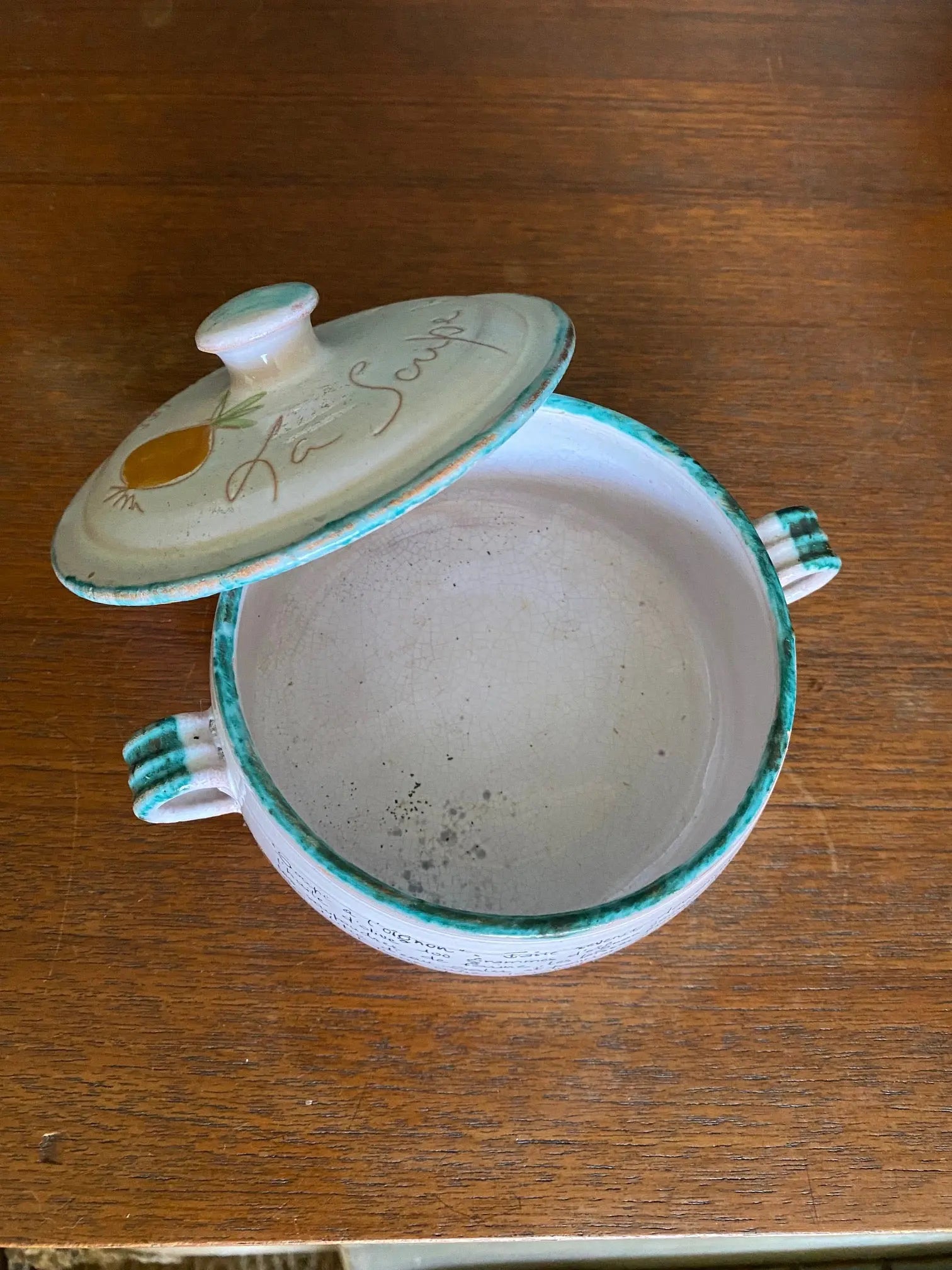 Céramique ancienne Émaillée, pot à couvert VALLAURIS, Décor de recettes. Jolie paire originale. Antiquités de France