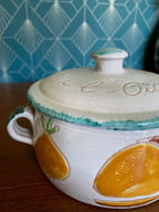 Céramique ancienne Émaillée, pot à couvert VALLAURIS, Décor de recettes. Jolie paire originale. Antiquités de France