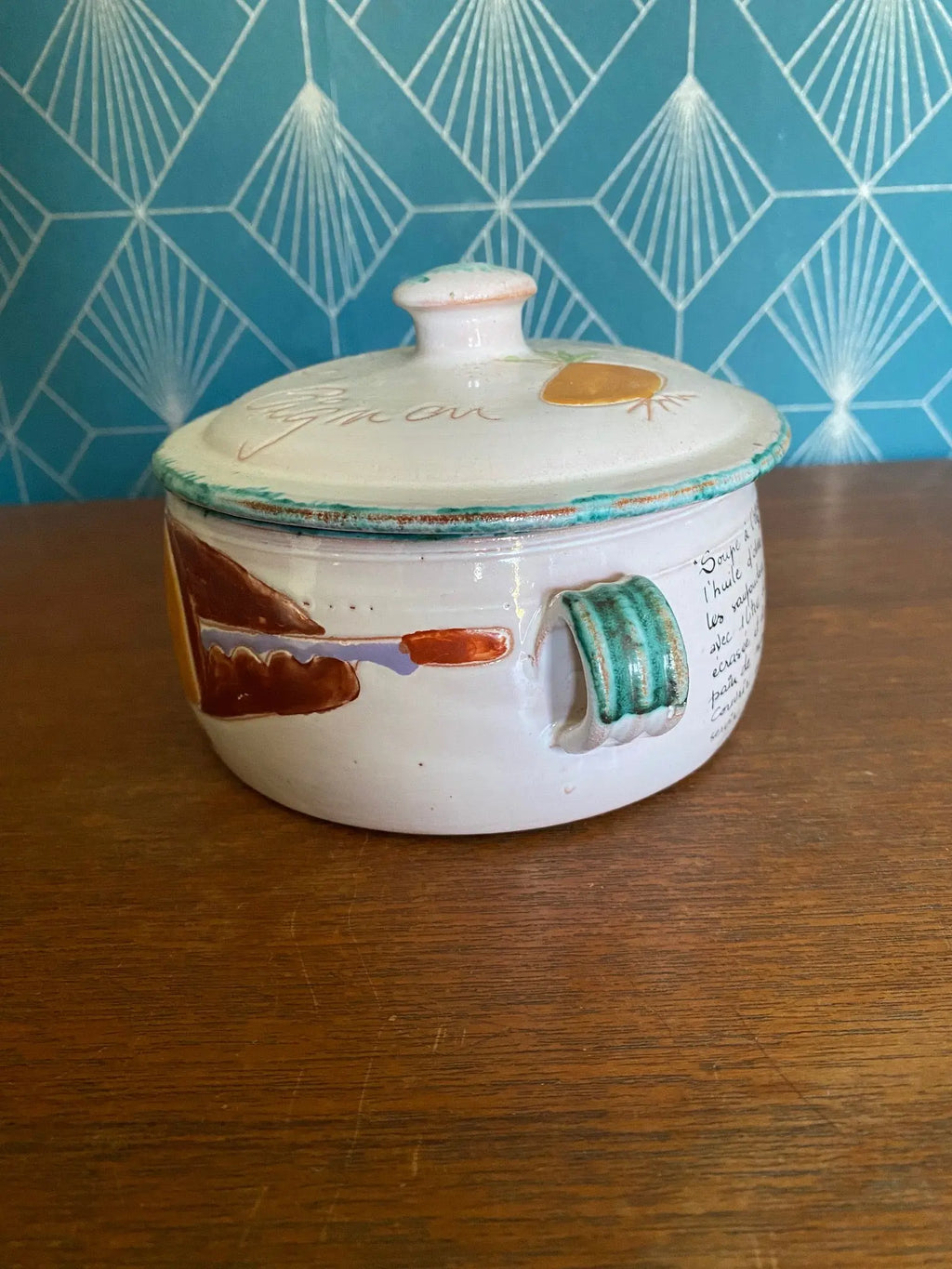 Céramique ancienne Émaillée, pot à couvert VALLAURIS, Décor de recettes. Jolie paire originale. Antiquités de France