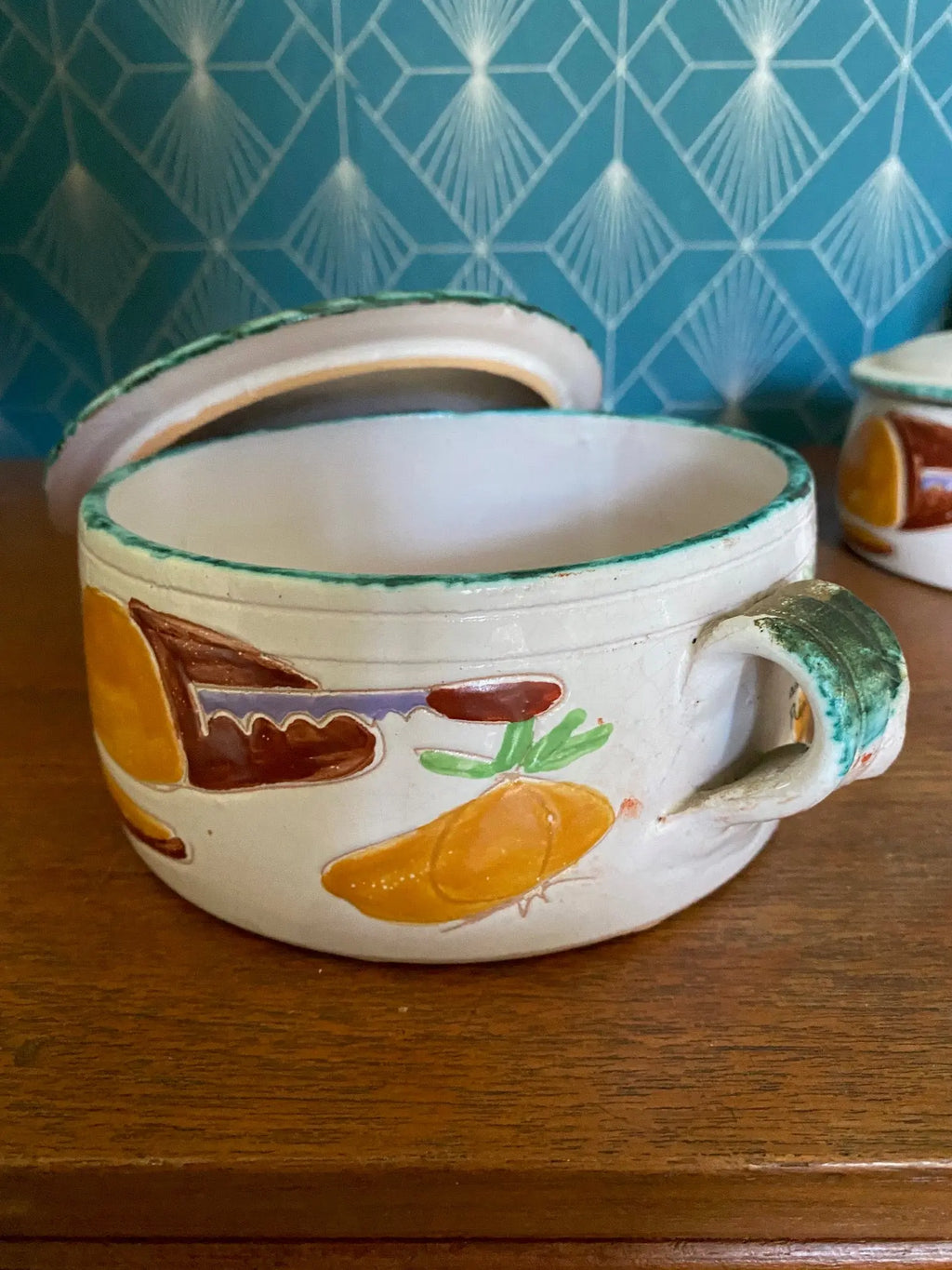 Céramique ancienne Émaillée, pot à couvert VALLAURIS, Décor de recettes. Jolie paire originale. Antiquités de France