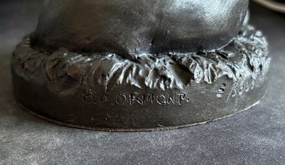 Sculpture animalière en bronze signée ORMOND et numérotée. Milieu XXème.
