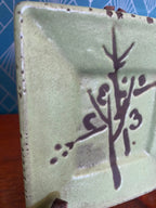 Vide poche ancien en céramique signé, décors Japonisant, estampillé, années 70. Antiquités de France