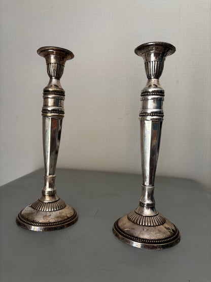 Bougeoirs Flambeaux Démontables en Bronze Argenté Style Louis XVI grand modèle, 28cm