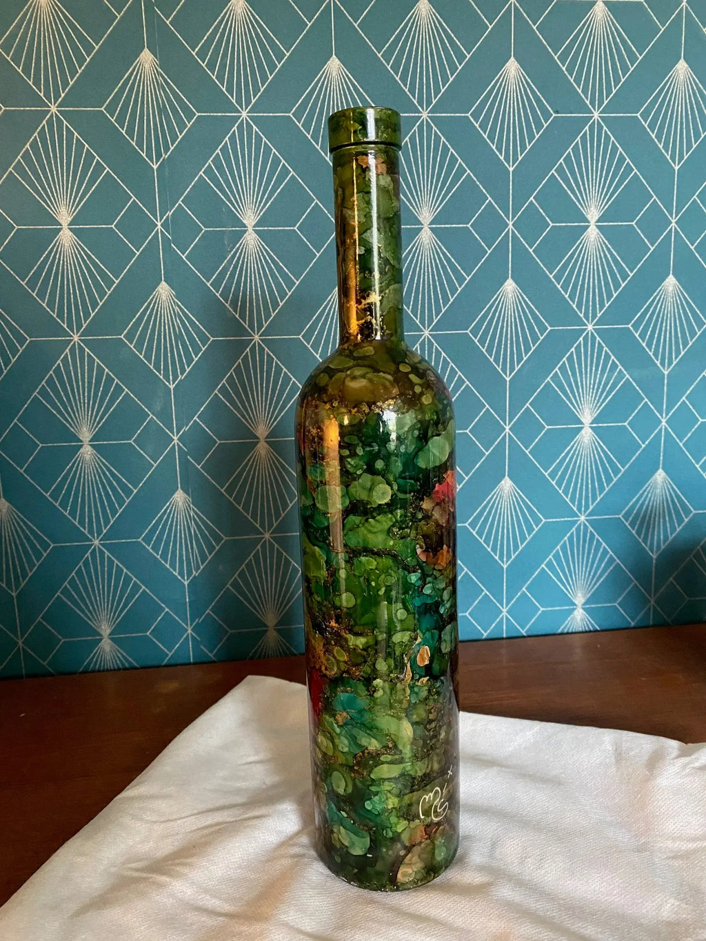 Ancienne bouteille, en verre laqué, multi couche, signé Chapoutier. 1960. Antiquités de France