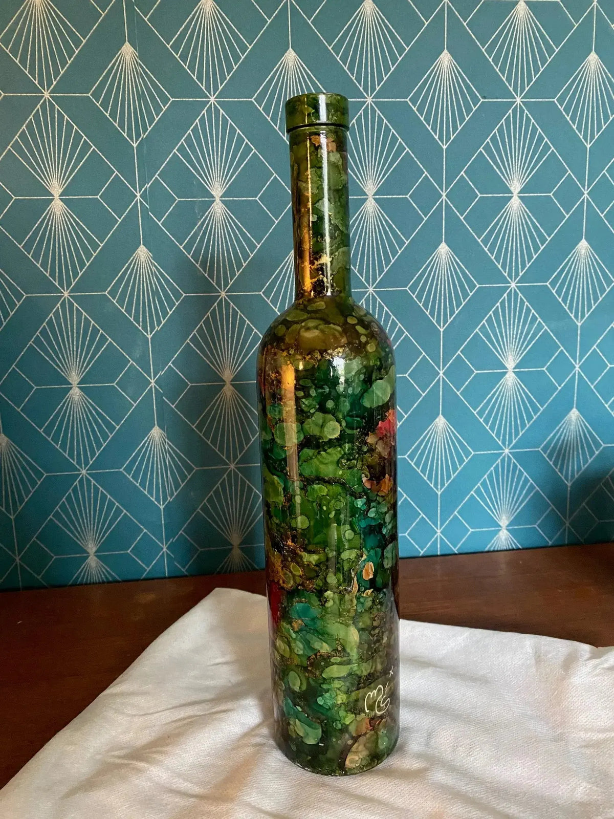 Ancienne bouteille, en verre laqué, multi couche, signé Chapoutier. 1960. Antiquités de France