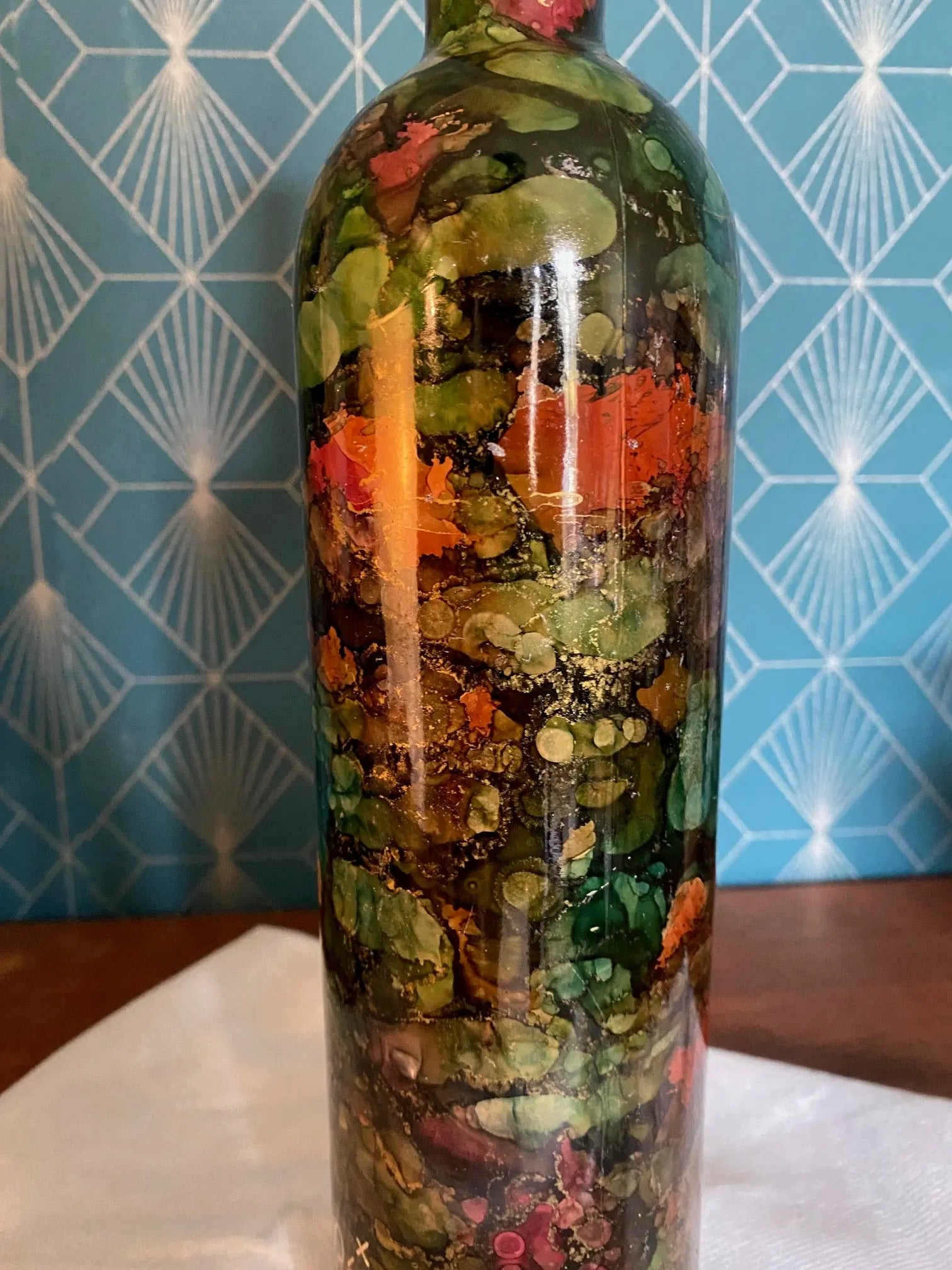 Ancienne bouteille, en verre laqué, multi couche, signé Chapoutier. 1960. Antiquités de France