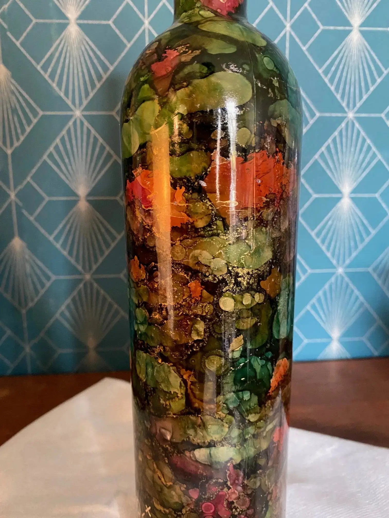 Ancienne bouteille, en verre laqué, multi couche, signé Chapoutier. 1960. Antiquités de France