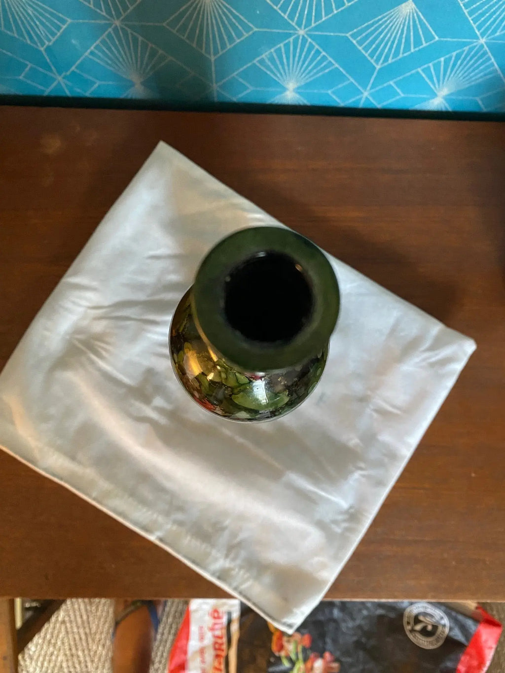 Ancienne bouteille, en verre laqué, multi couche, signé Chapoutier. 1960. Antiquités de France