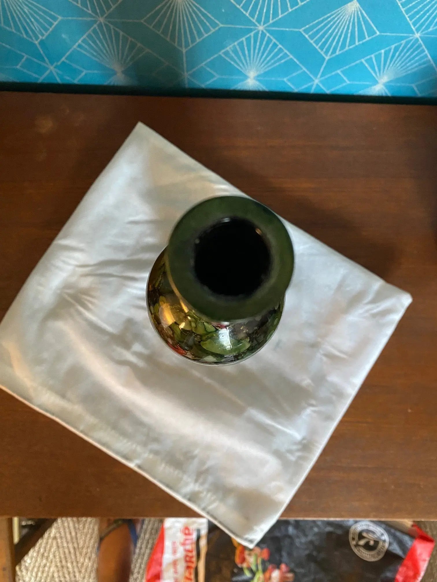 Ancienne bouteille, en verre laqué, multi couche, signé Chapoutier. 1960. Antiquités de France