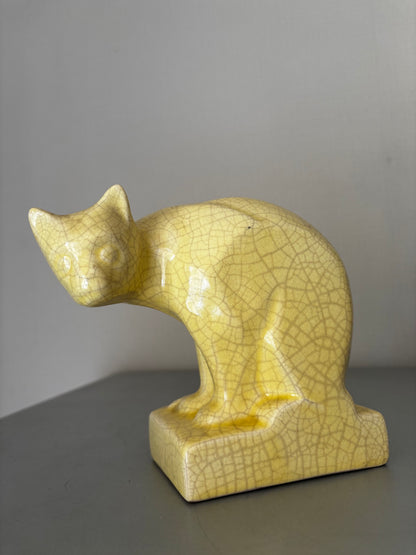 Chat en céramique Craquelée Jaune - Faïence Art Deco 1930 H15cm L20cm signé et numéroté.