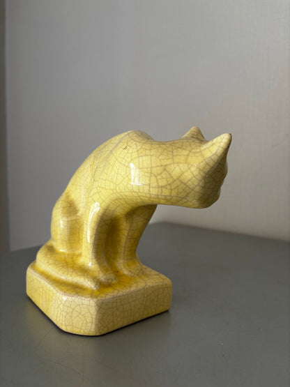 Chat en céramique Craquelée Jaune - Faïence Art Deco 1930 H15cm L20cm signé et numéroté.