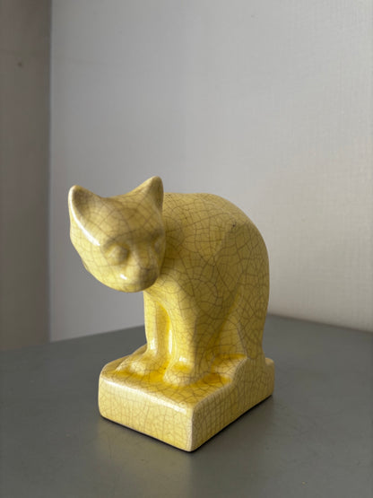 Chat en céramique Craquelée Jaune - Faïence Art Deco 1930 H15cm L20cm signé et numéroté.