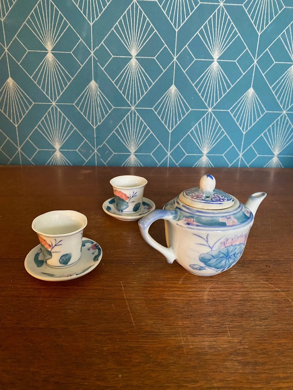 Porcelaine Chinoise, théière, Tasse et Sous-tasse en Porcelaine blanche d'Asie. Antiquités de France