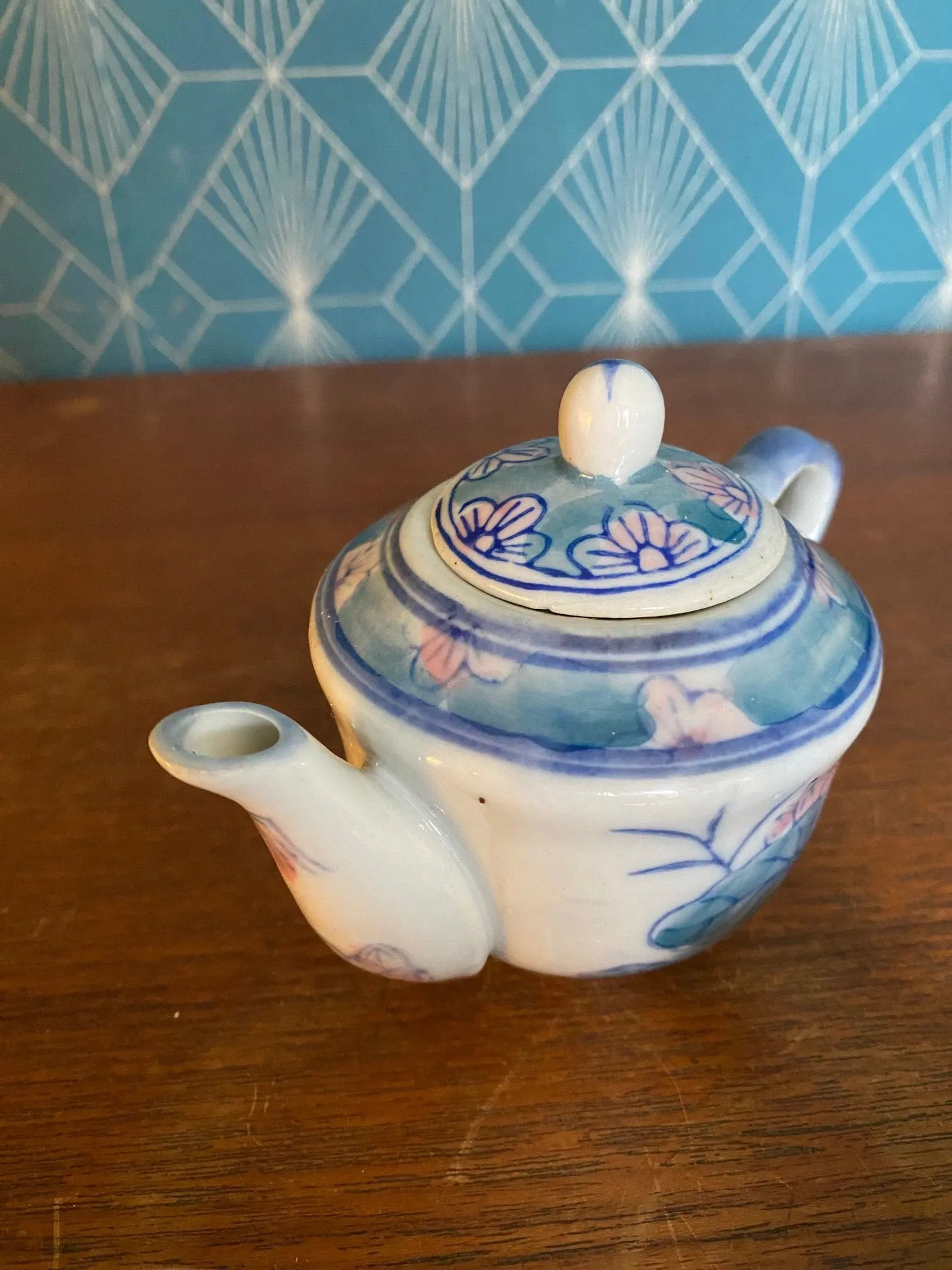 Porcelaine Chinoise, théière, Tasse et Sous-tasse en Porcelaine blanche d'Asie. Antiquités de France